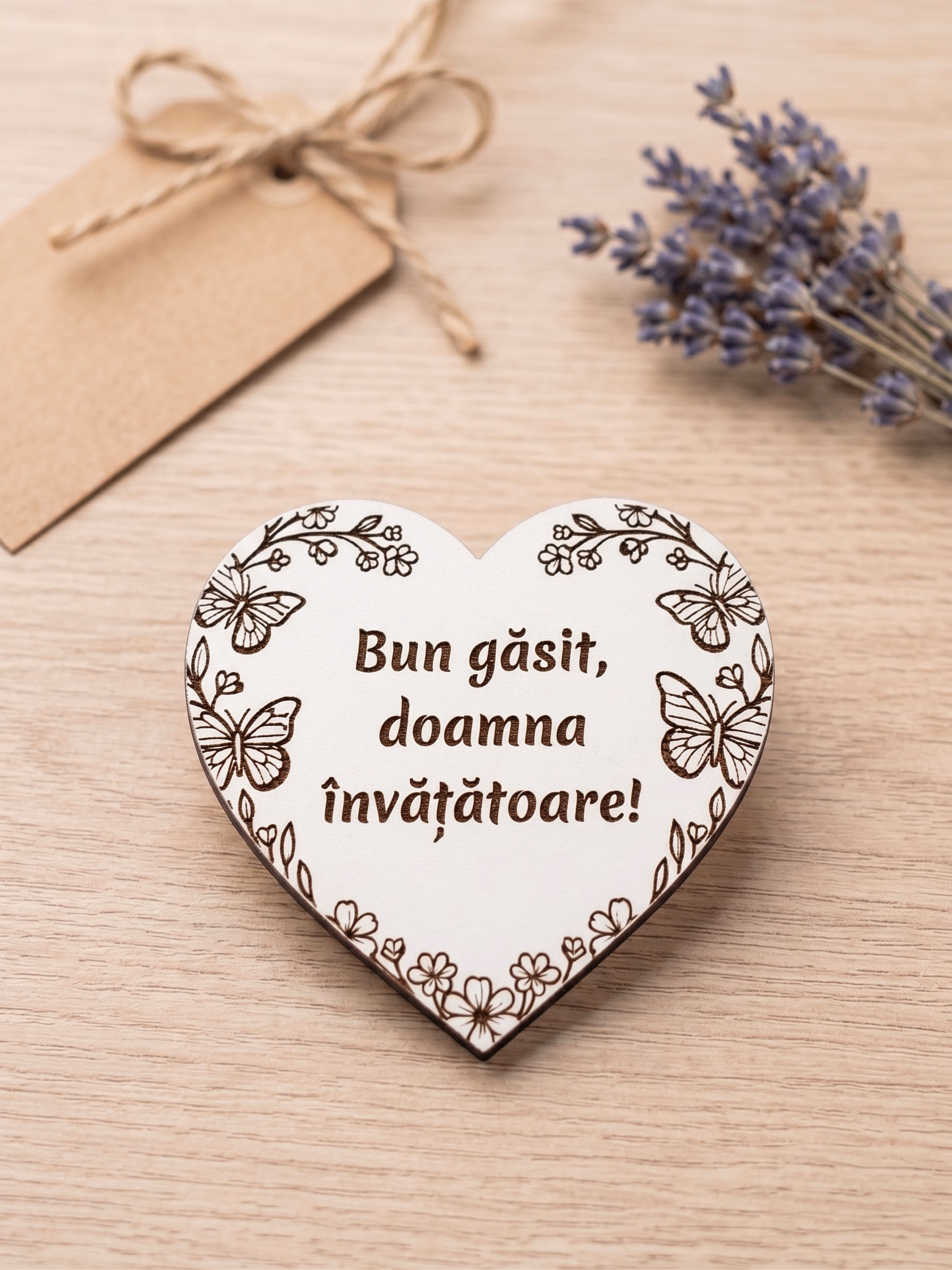Inimă din lemn gravată - cadou învățătoare